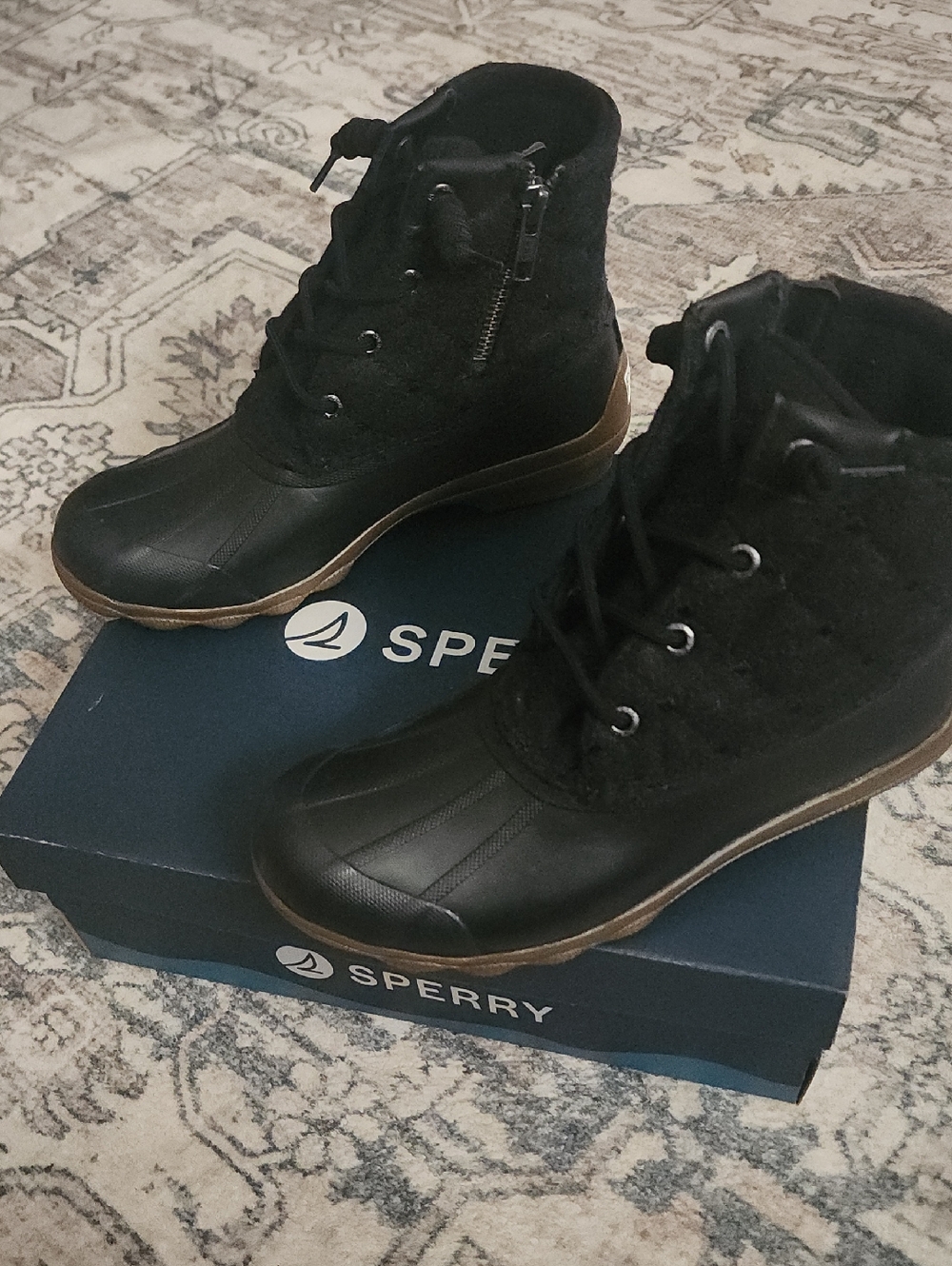 New Womens Size 5.5 Sperry Black Lace-Up Waterproof Boots. Never Worn